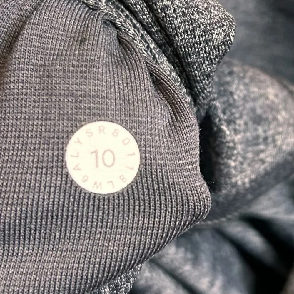 Lululemon Wunder Under Crop (Hi-Rise) *Luxtreme 21" Heathered Black- Size 10 - Picture 10 of 13